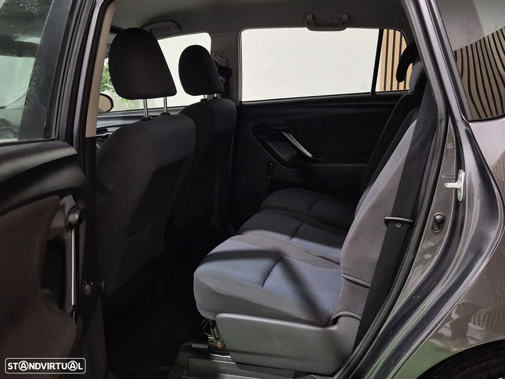 Toyota Verso 1.6 D-4D Comfort - 12