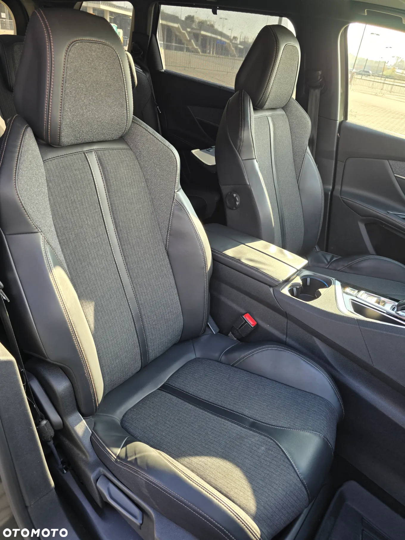 Peugeot 5008 THP 165 EAT6 Stop & Start Allure - 12