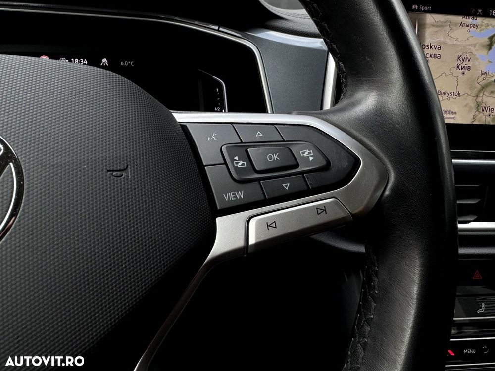 Volkswagen T-Roc - 10