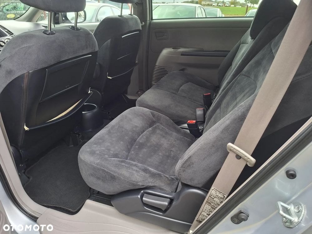 Mitsubishi Grandis 2.4 Intense - 8