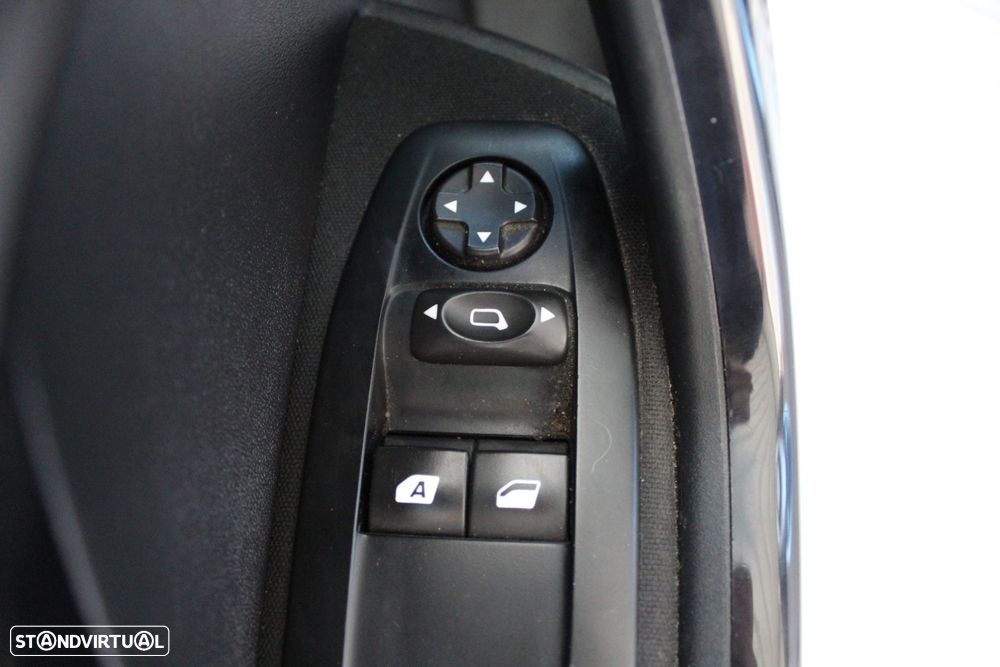 Peugeot 208 1.2 PureTech Style - 12