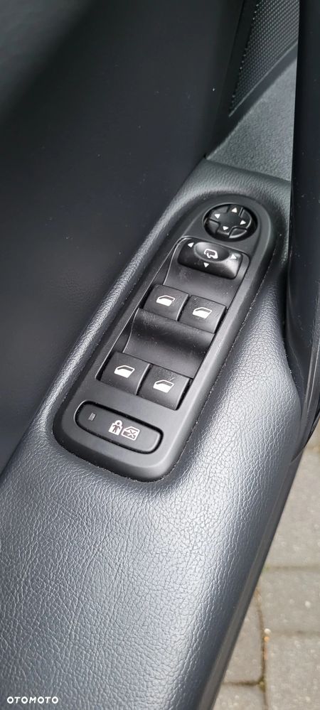 Peugeot 508 RXH 2.0 HDi HYbrid4 - 27