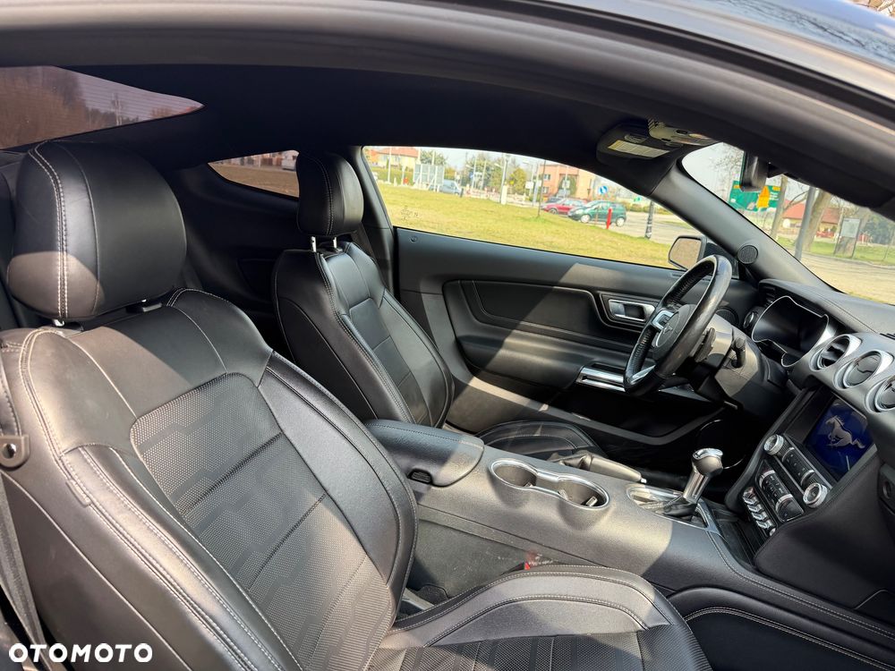 Ford Mustang 5.0 V8 GT - 12