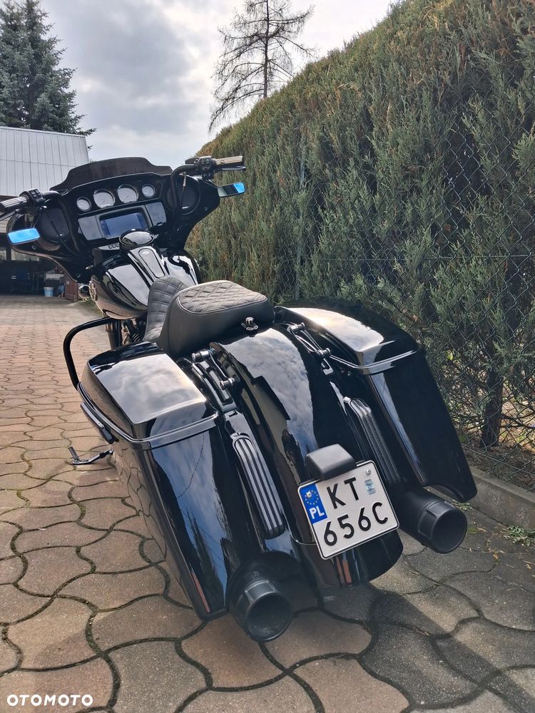 Harley-Davidson Touring Street Glide - 19