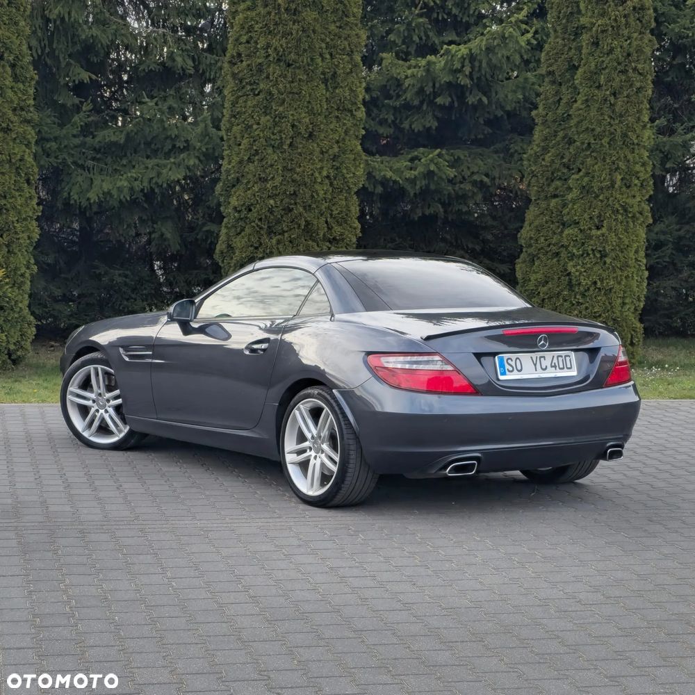 Mercedes-Benz SLK 200 (BlueEFFICIENCY) 7G-TRONIC - 21
