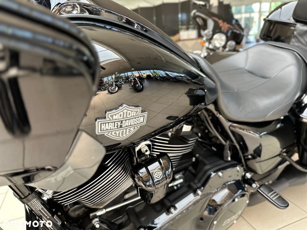 Harley-Davidson Touring Road Glide - 19