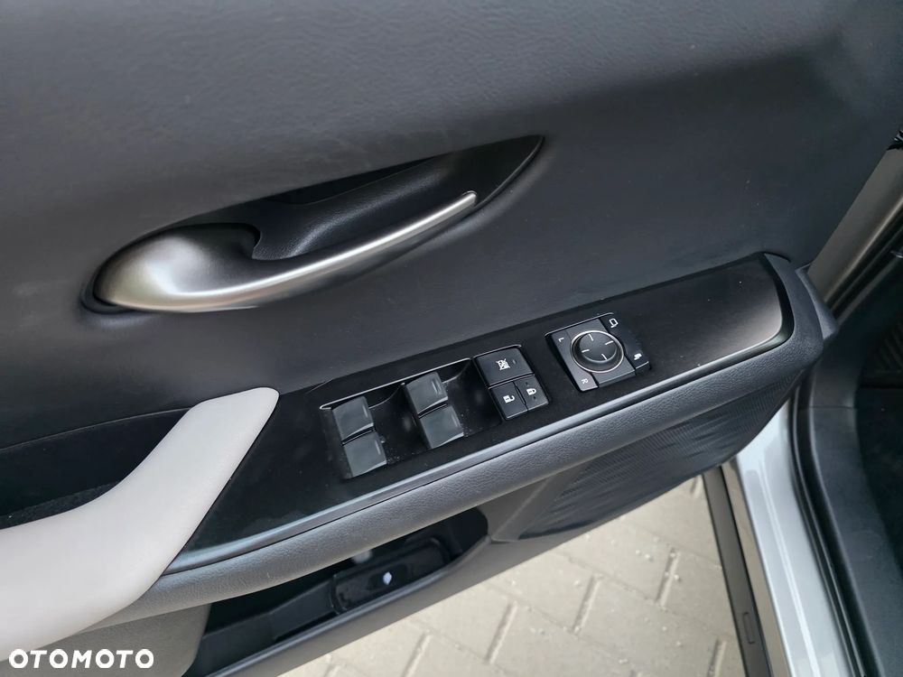 Lexus UX 250h GPF F Impression 2WD - 9