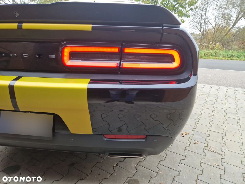 Dodge Challenger - 19