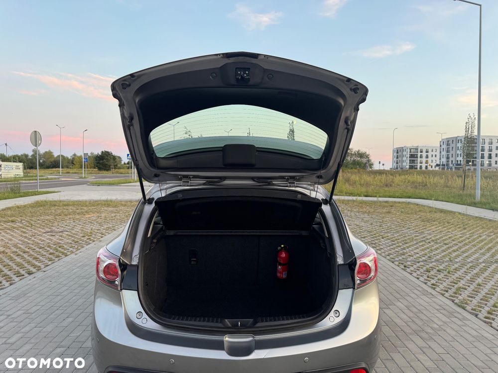 Mazda 3 2.0 Exclusive + - 14
