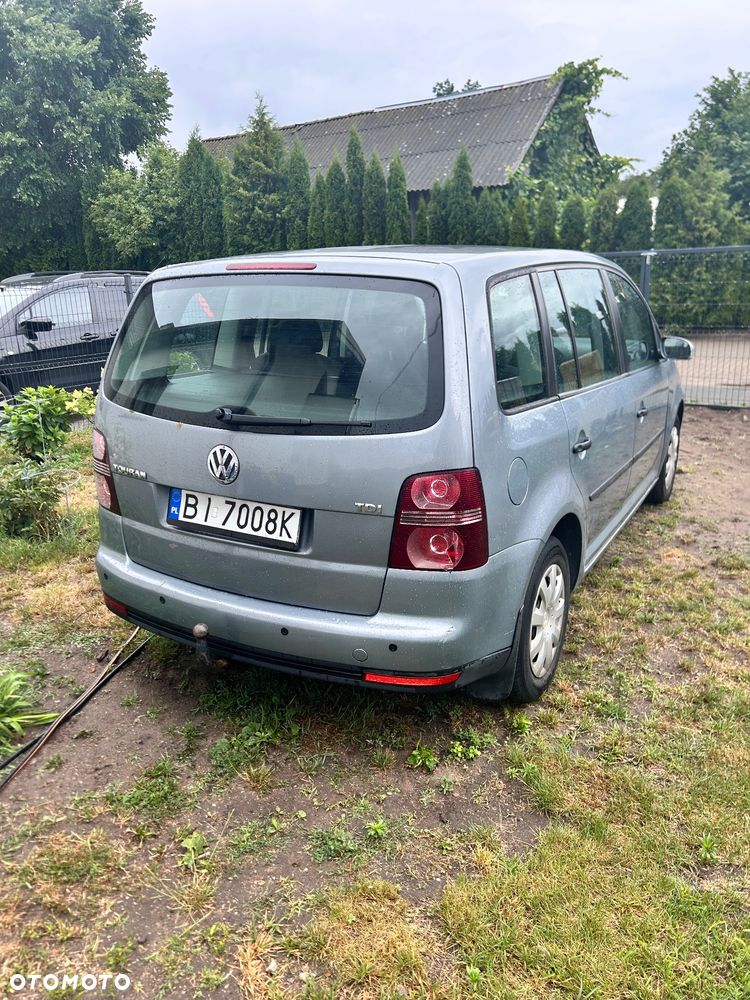 Volkswagen Touran 1.9 TDI Conceptline - 3