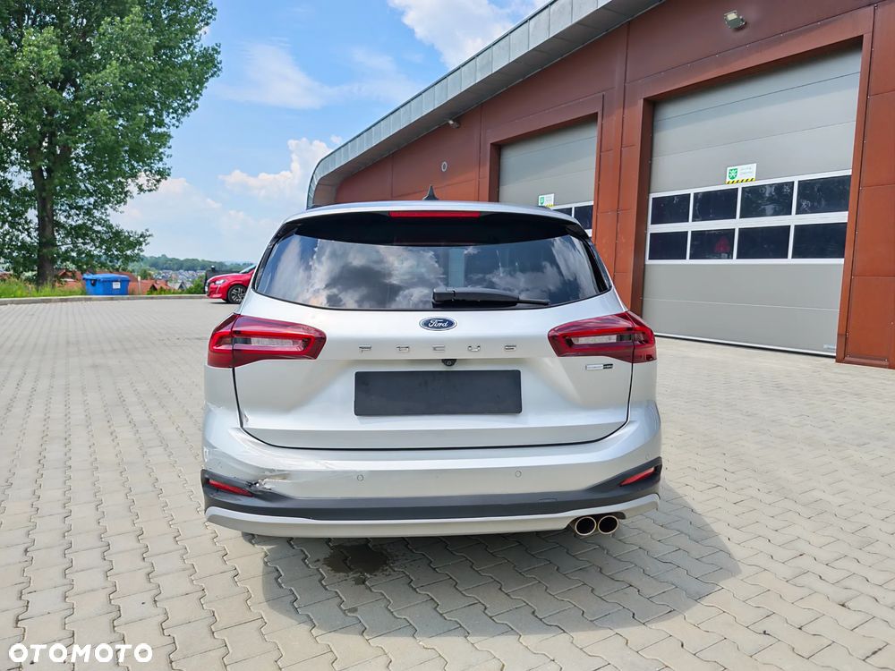 Ford Focus 1.0 EcoBoost Hybrid ACTIVE - 9