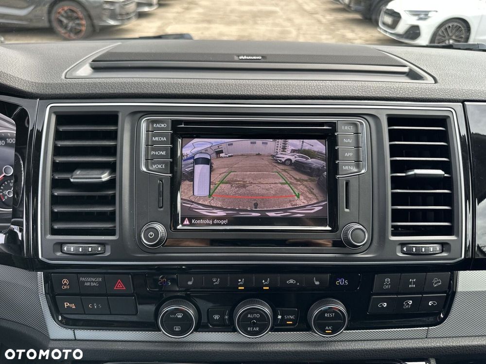 Volkswagen Multivan - 21