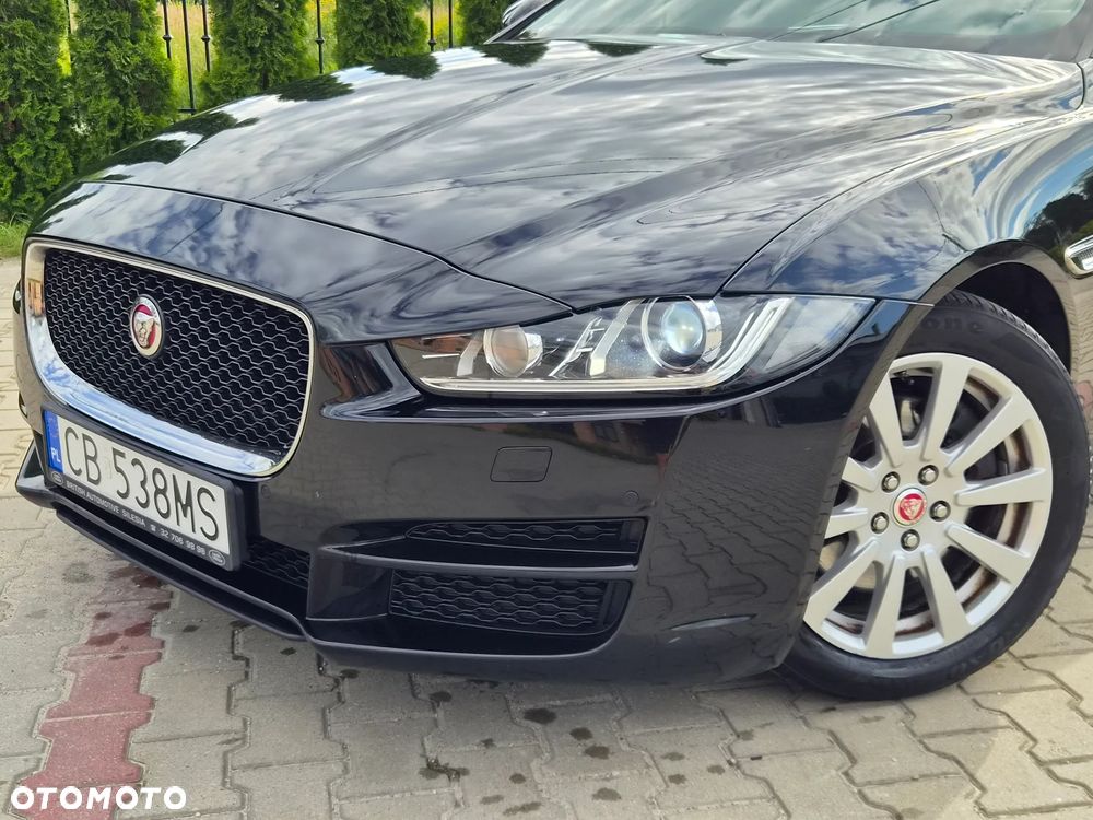 Jaguar XE 2.0 D180 SE - 26