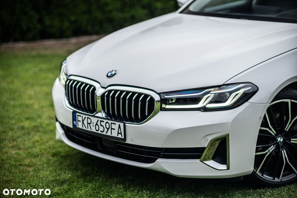 BMW Seria 5 520d xDrive Sport Line - 10