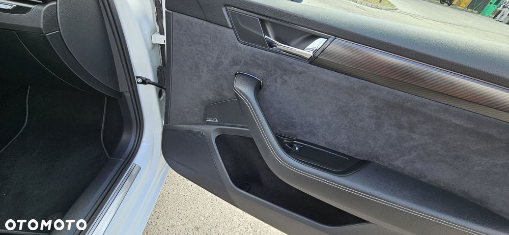 Skoda Superb 2.0 TDI DSG Sportline - 25