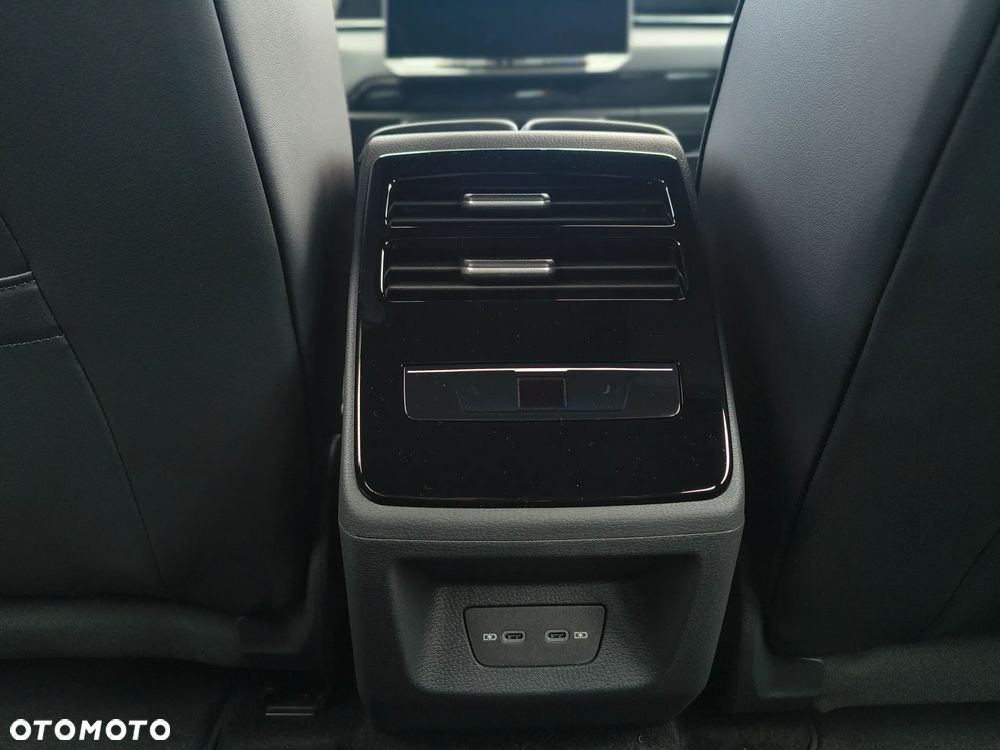 Volkswagen ID.7 - 12