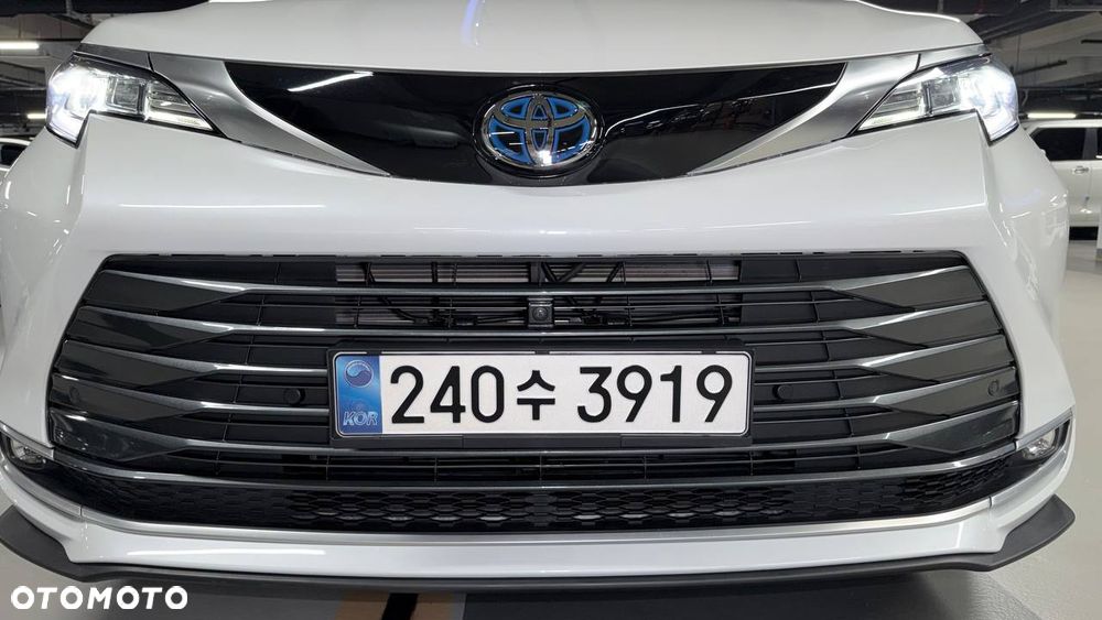 Toyota Sienna - 12