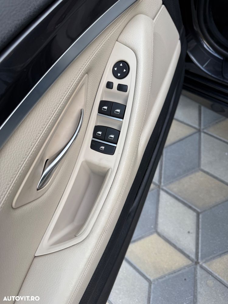 BMW Seria 5 525d xDrive Touring Aut. Luxury Line - 15