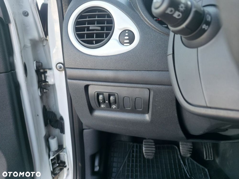 Renault Clio - 14