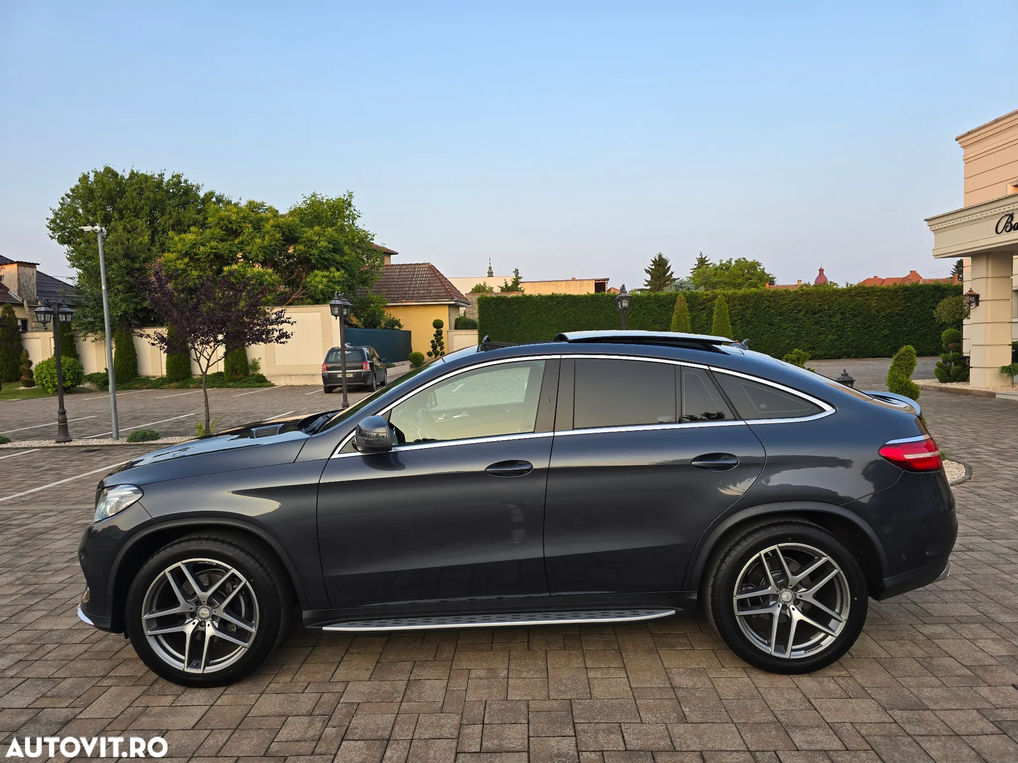 Mercedes-Benz GLE 350 d 4Matic 9G-TRONIC AMG Line - 25