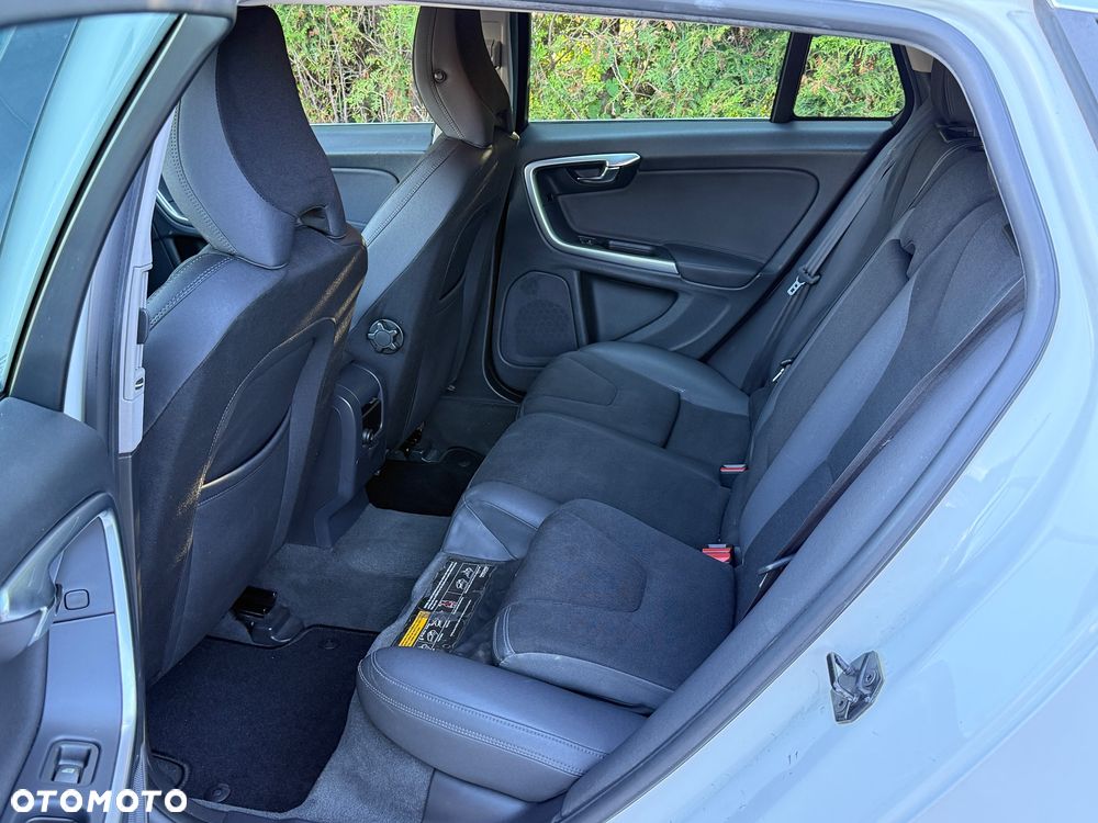 Volvo V60 - 11