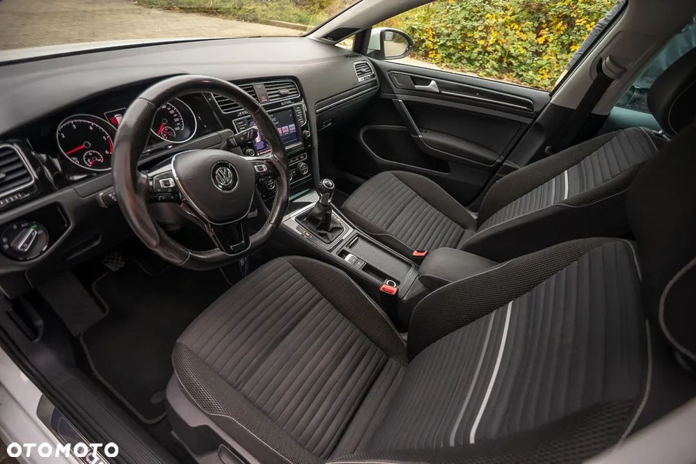 Volkswagen Golf 2.0 BlueTDI Cup - 18