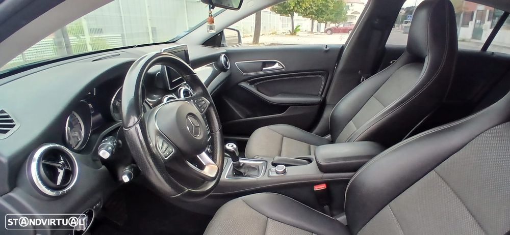 Mercedes-Benz CLA 180 - 12