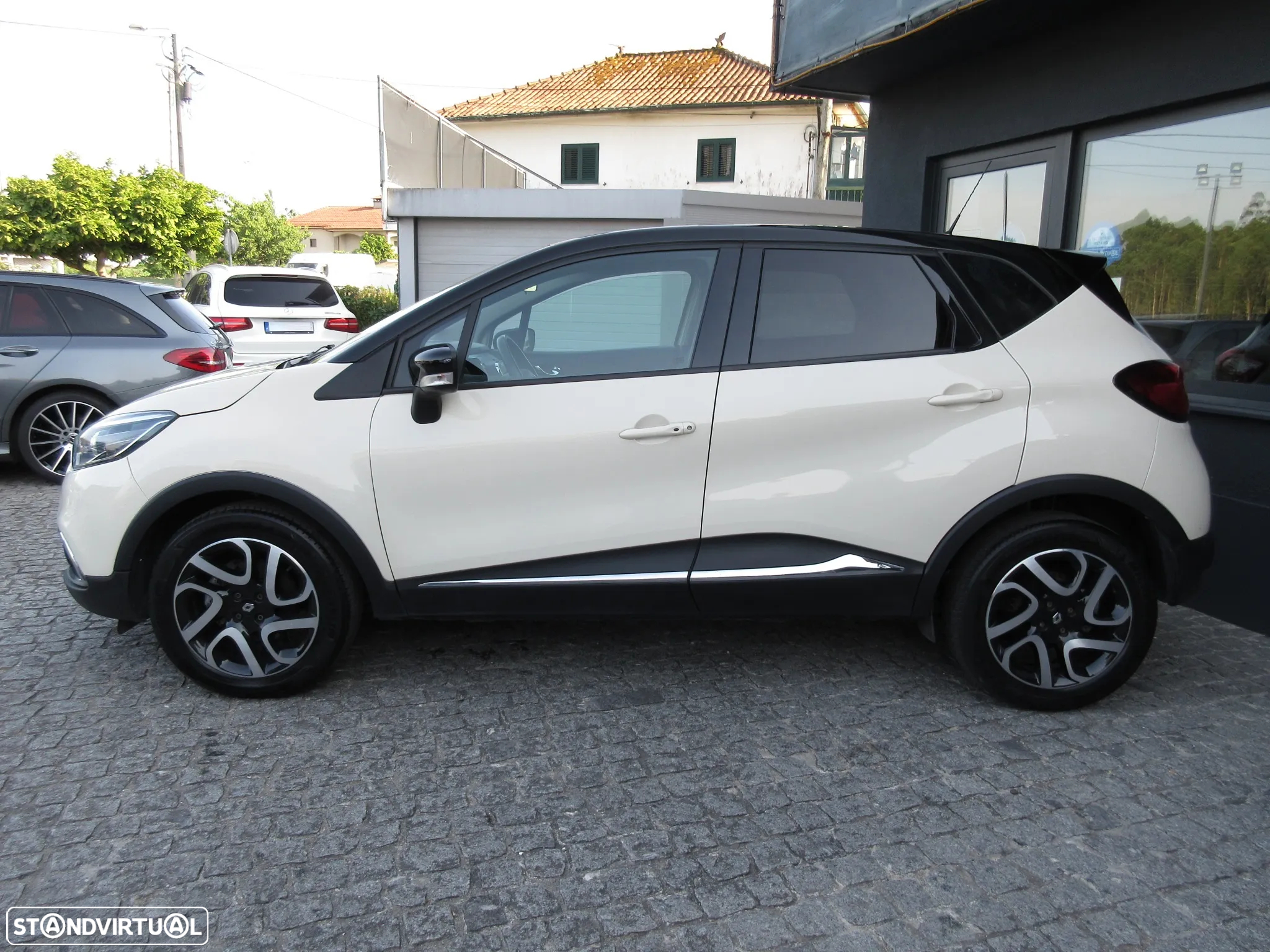 Renault Captur 1.2 TCe Exclusive EDC - 5