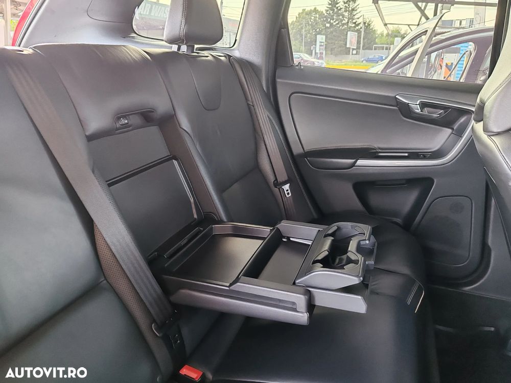 Volvo XC 60 D4AWD Start-Stop R-Design - 10