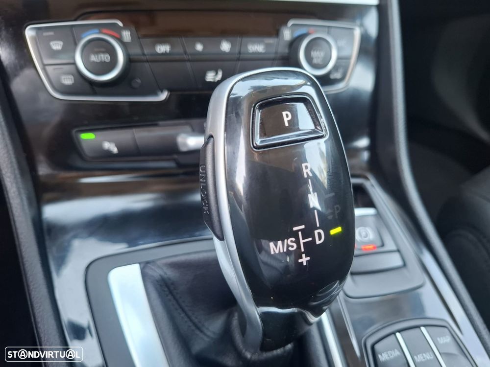 BMW 216 Active Tourer d Advantage Auto - 41