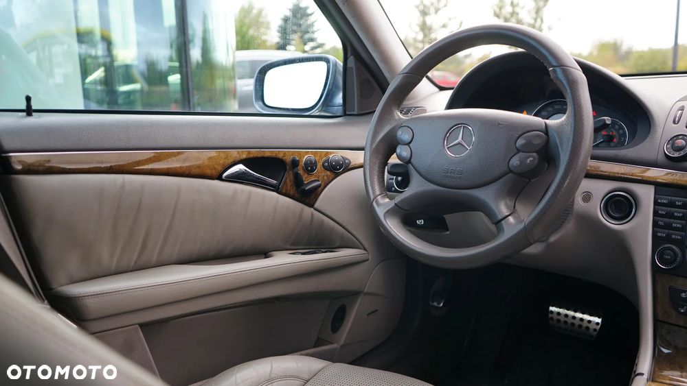 Mercedes-Benz Klasa E ver-63-amg-amg-speedshift-7g--mct - 28