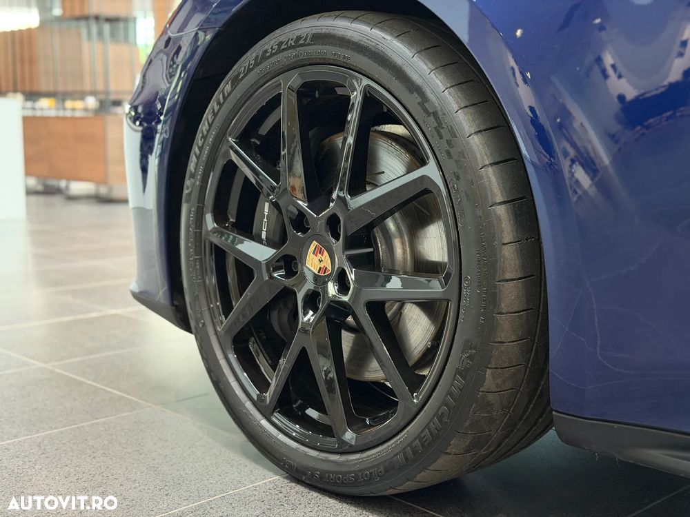 Porsche Panamera 4 E-Hybrid - 38