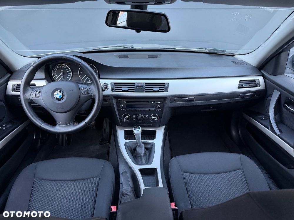 BMW Seria 3 320d - 15