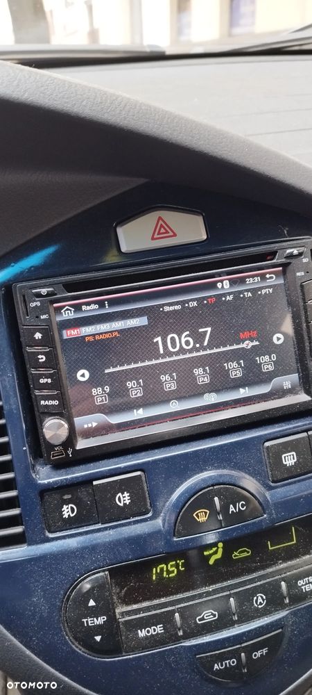 Kia Carens 2.0 CRDi EXpedition - 12