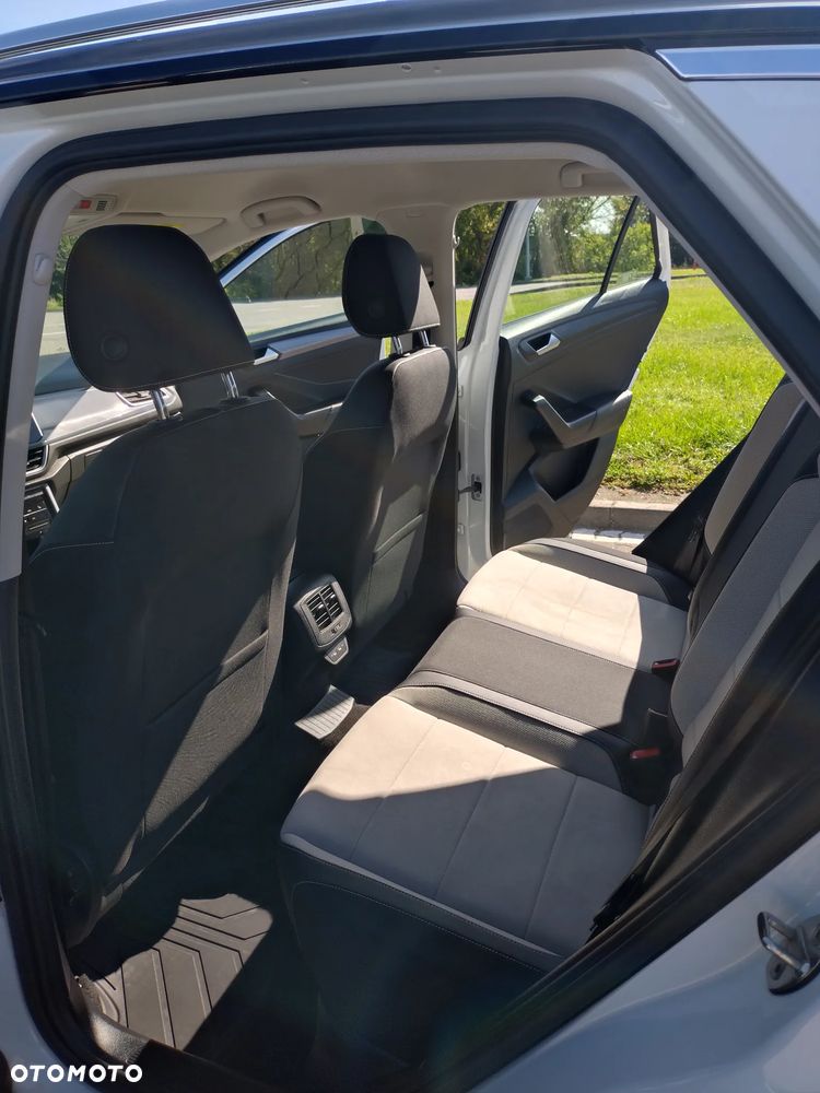 Volkswagen T-Roc - 13
