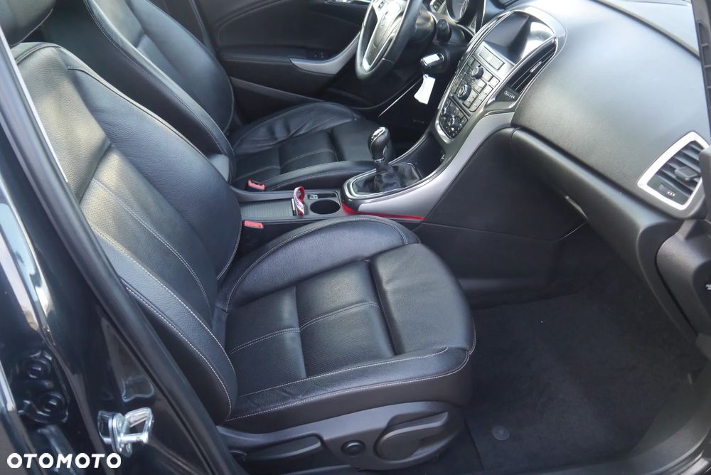 Opel Astra 1.4 Turbo Exklusiv - 27