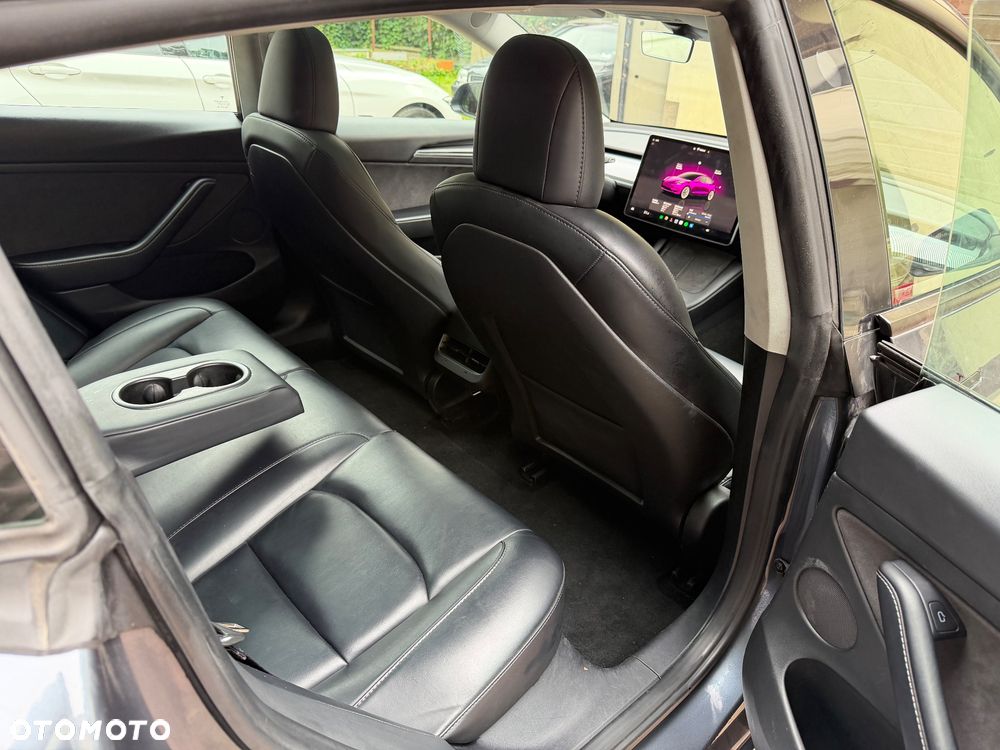 Tesla Model 3 RWD - 24