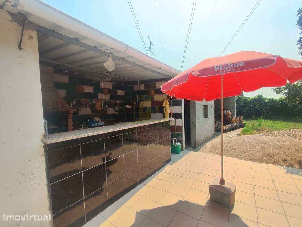 Terreno com Bungalow, perto do Rio de Verim - Grande imagem: 2/16