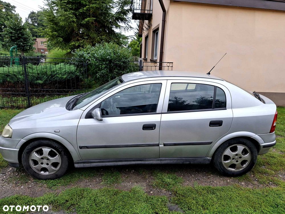 Opel Astra - 2