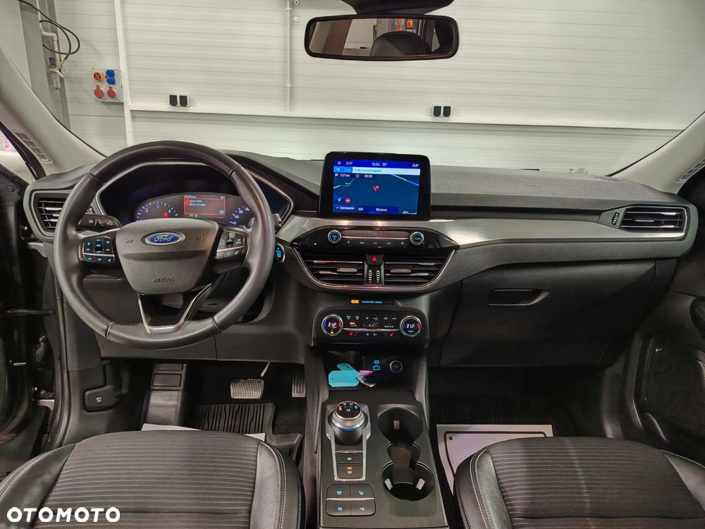 Ford Kuga - 26