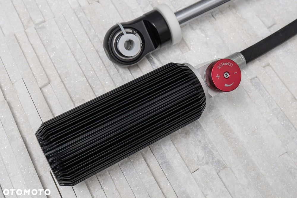 jeep wrangler jl 18+ gazowe amortyzatory regulacja ze zbiornikiem 2,5 - 6