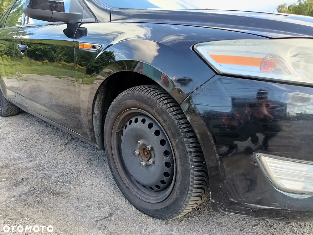 Ford Mondeo 2.0 Ambiente - 9