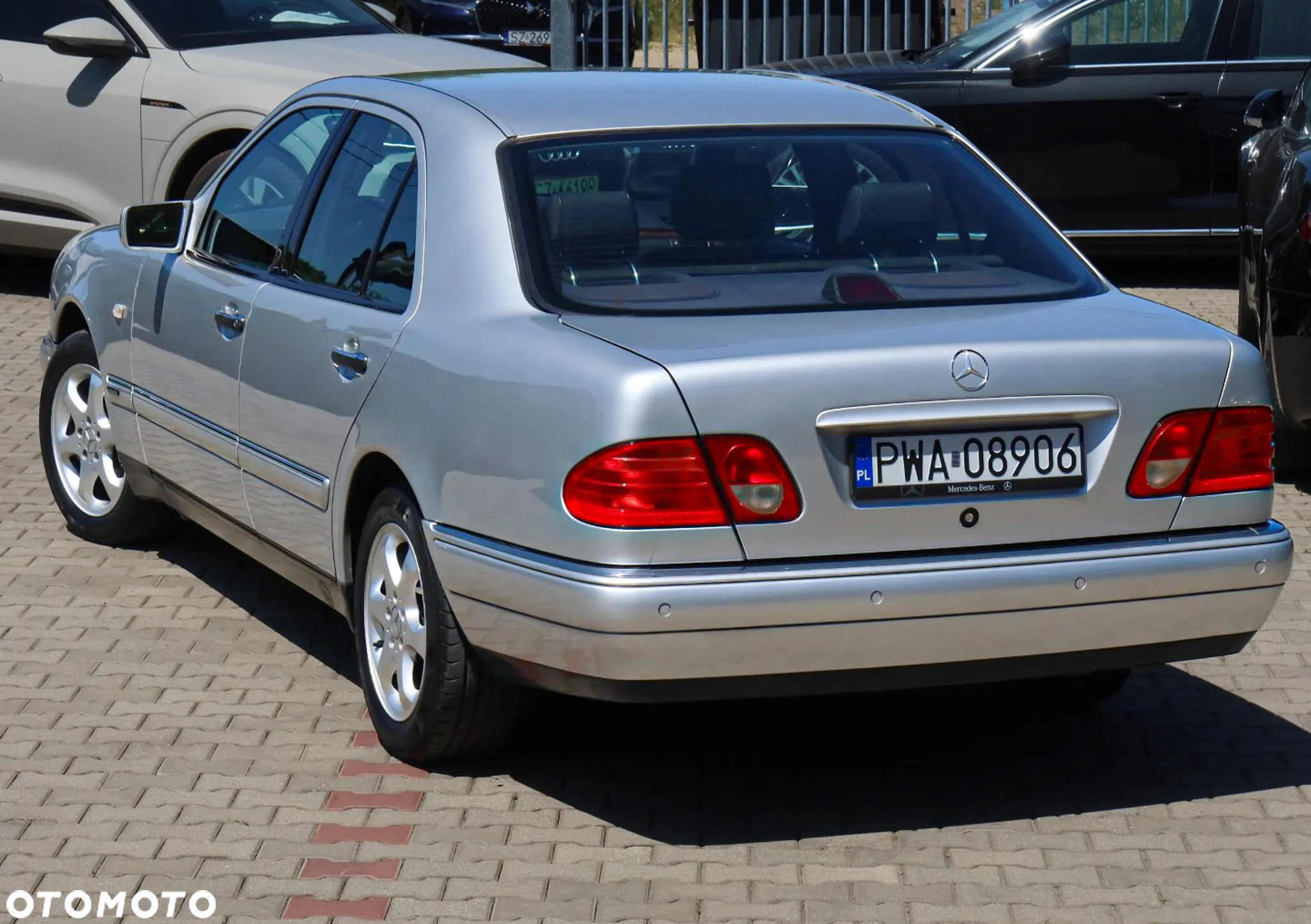 Mercedes-Benz Klasa E 240 Elegance - 34