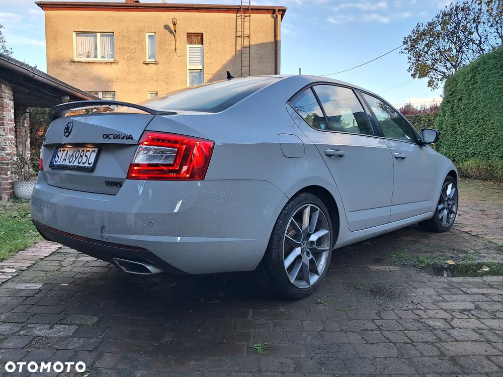 Skoda Octavia 2.0 TDI RS DSG - 4