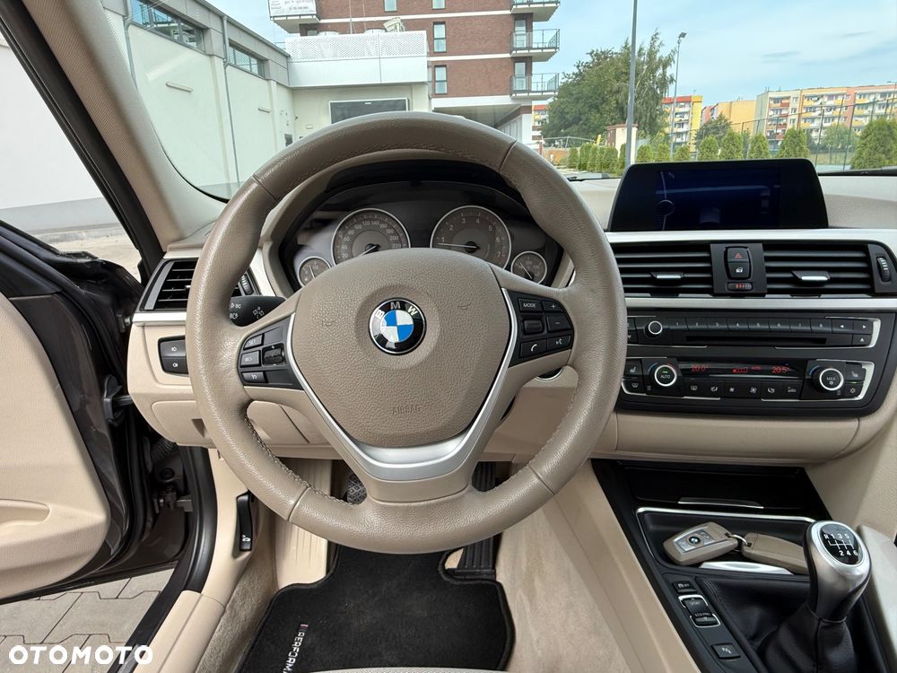 BMW Seria 3 320i Modern Line - 21