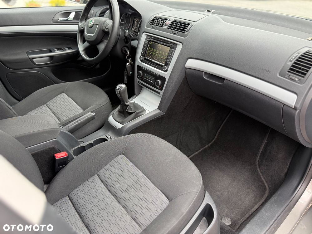 Skoda Octavia 1.6 Selection - 14