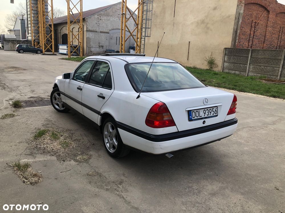 Mercedes-Benz Klasa C 180 Classic - 4