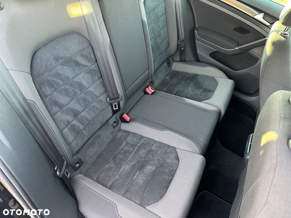 Volkswagen Golf 2.0 BlueTDI Highline - 19