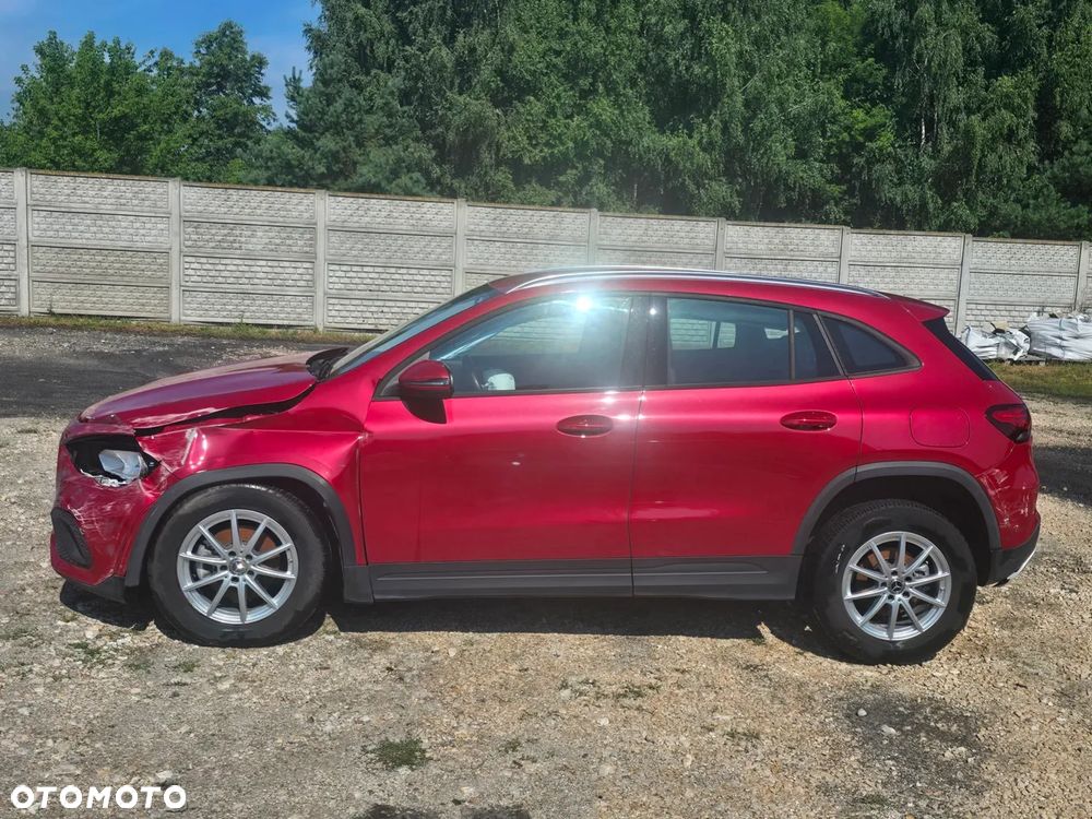 Mercedes-Benz GLA 180 7G-DCT Edition 1 - 10