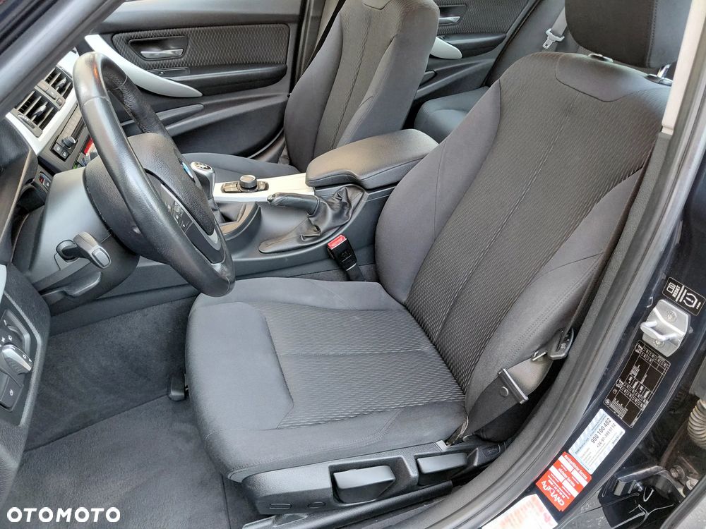 BMW Seria 3 318d Luxury Line - 12